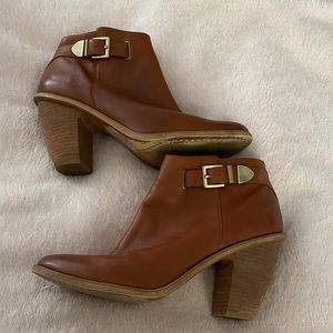 Hinge Boots